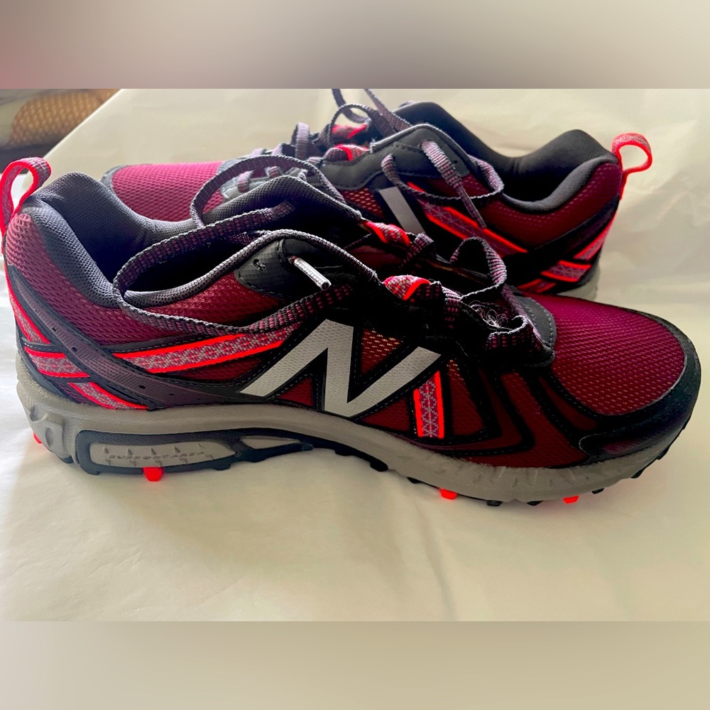 Brand new- New Balance 10.5D - 410v5 Sneakers
